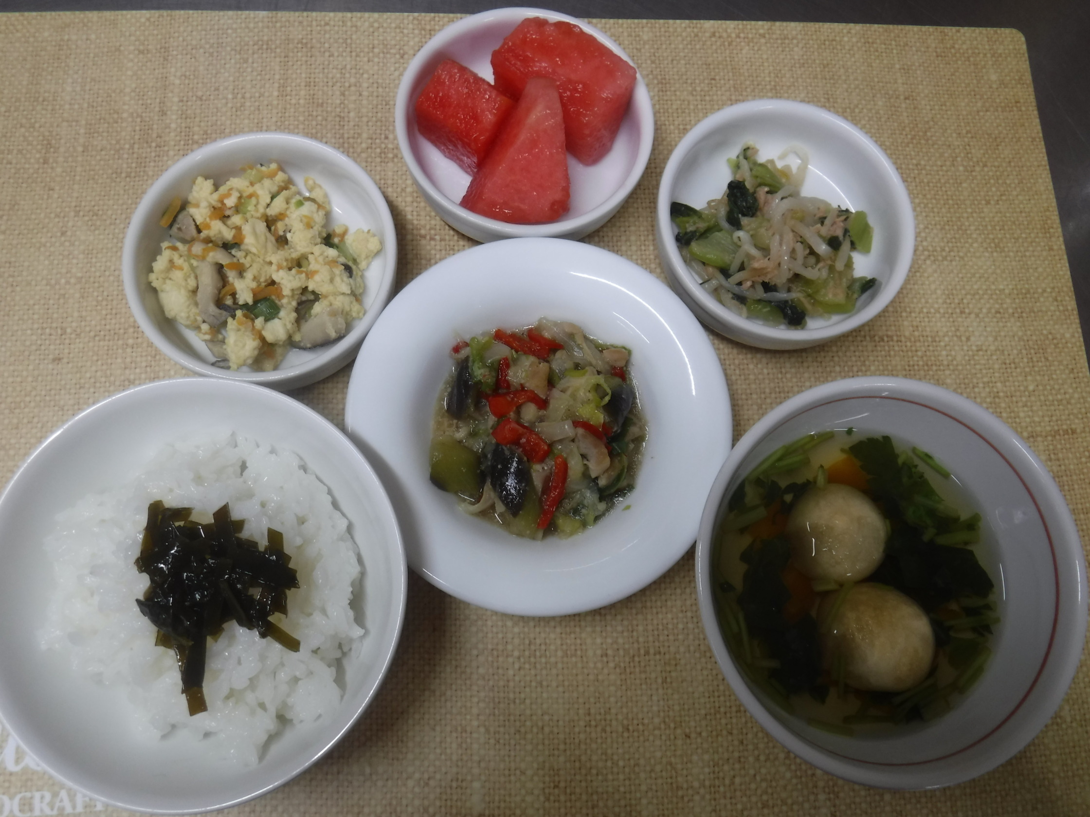 火曜日-給食