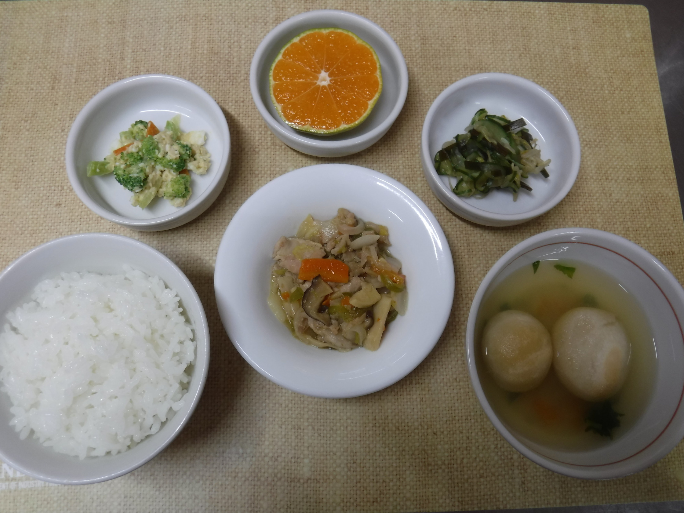 木曜日-給食