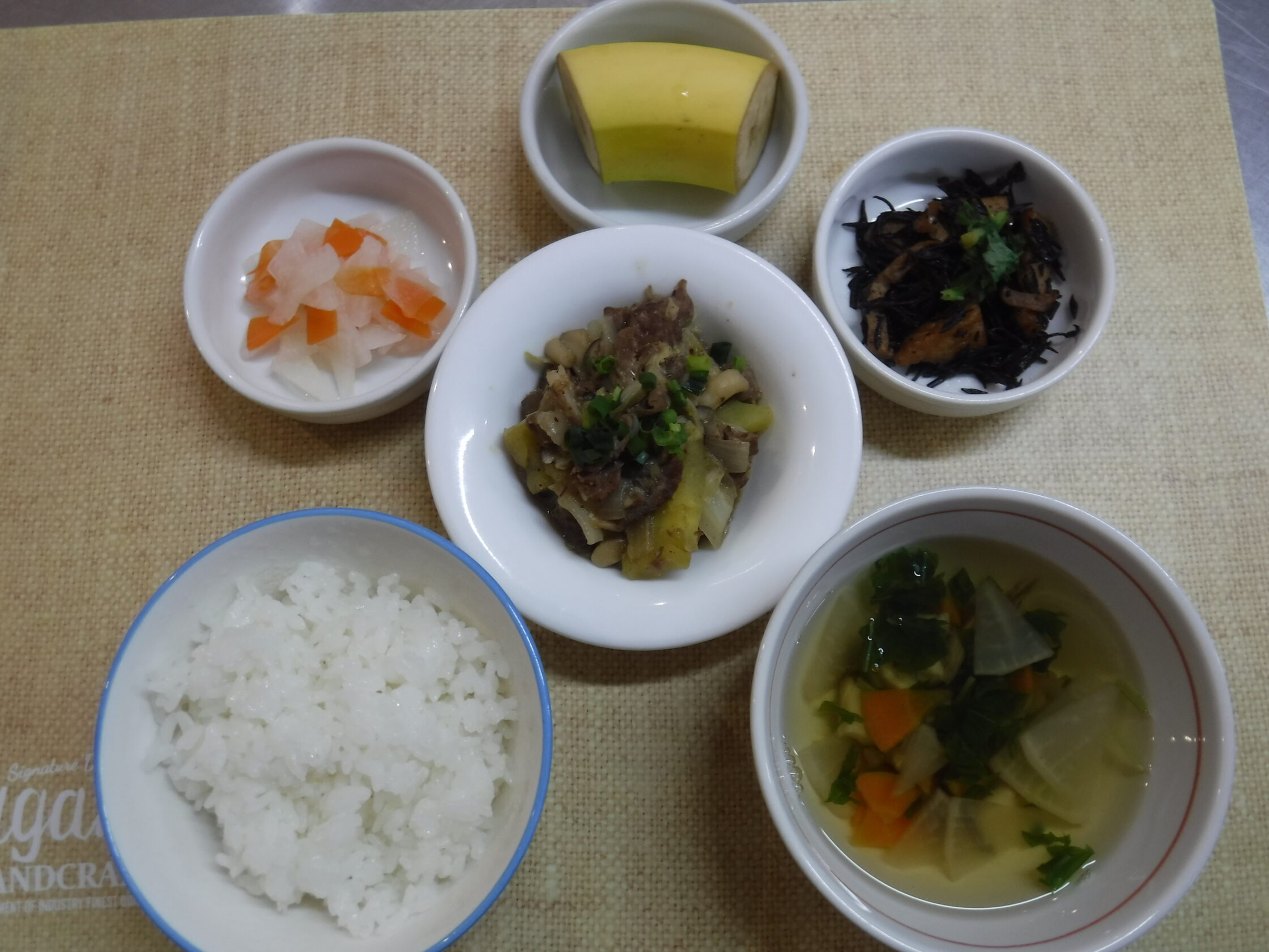 木曜日-給食