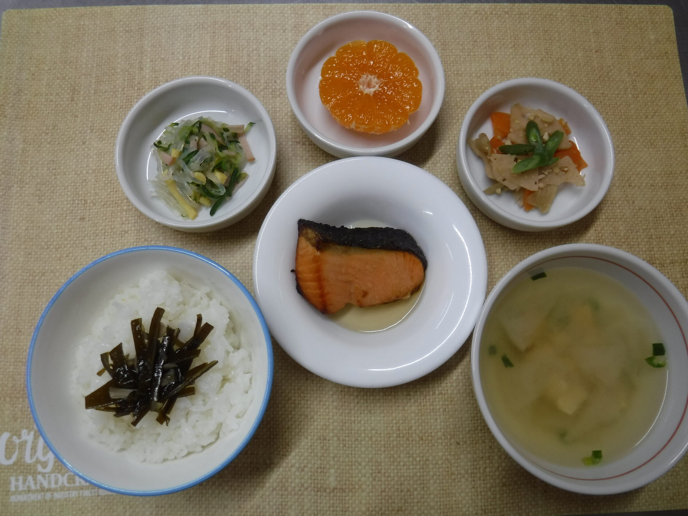木曜日-給食