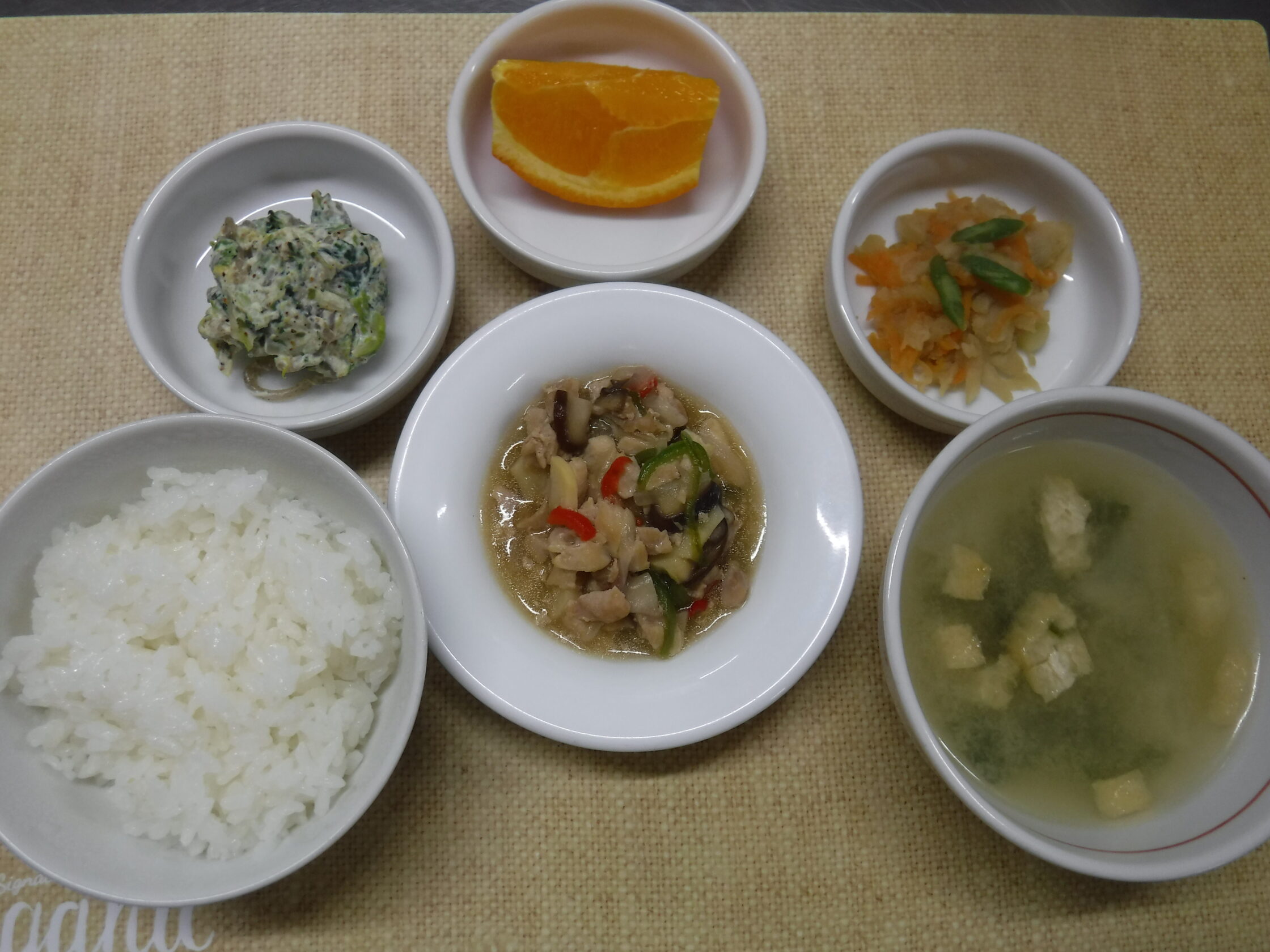 火曜日-給食