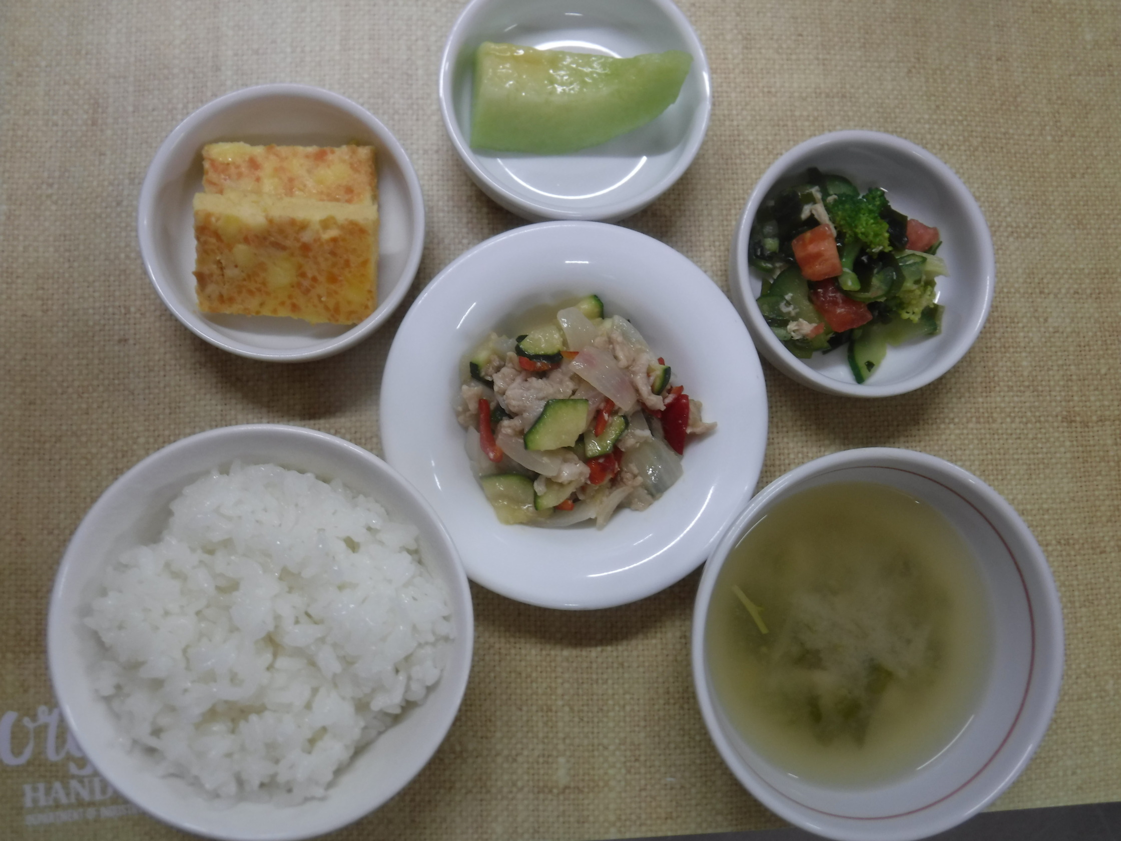 火曜日-給食
