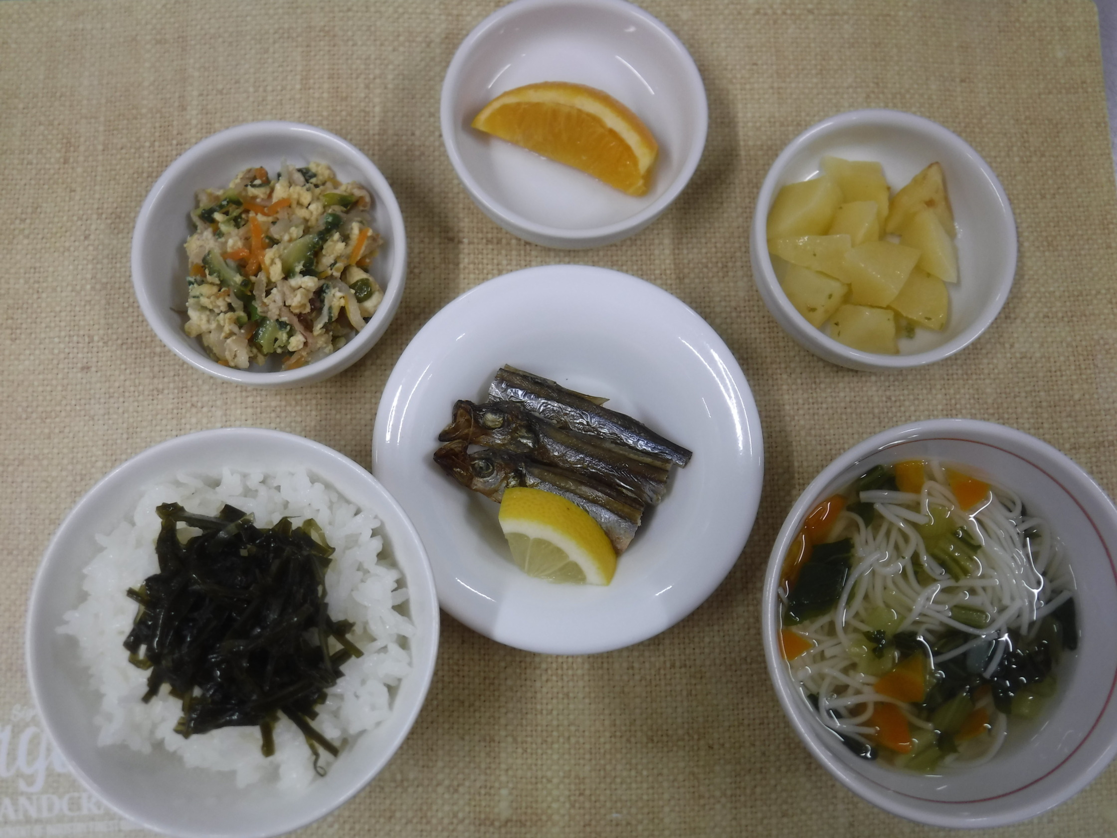 水曜日-給食
